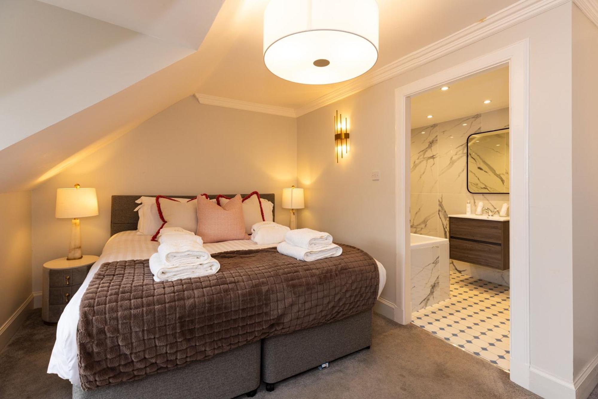 Righ Properties - Luxurious City Centre Three Bedroom Apartment EDI Buitenkant foto